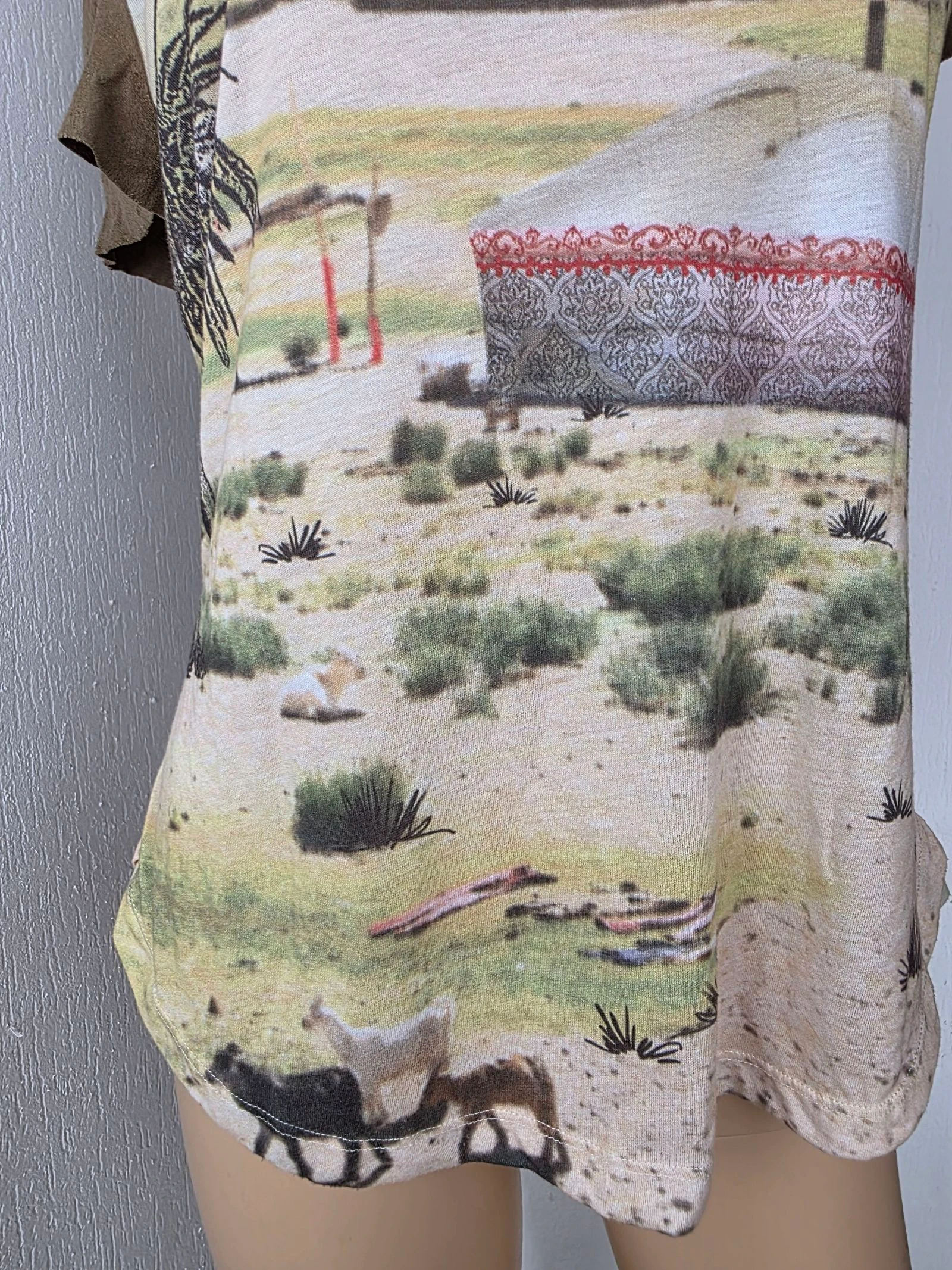 T-shirt vintage com estampa de paisagem desértica e detalhes em veludo y2k tamanho 40 – photo 7